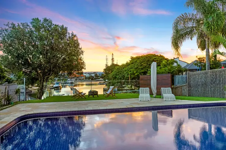 20 Bermuda Street, Broadbeach Waters QLD 4218