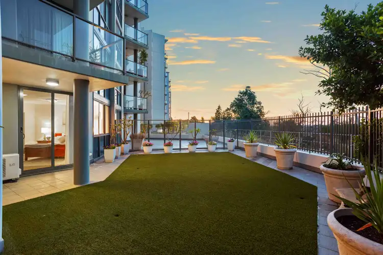 2/12 Tanunda Drive, Rivervale WA 6103