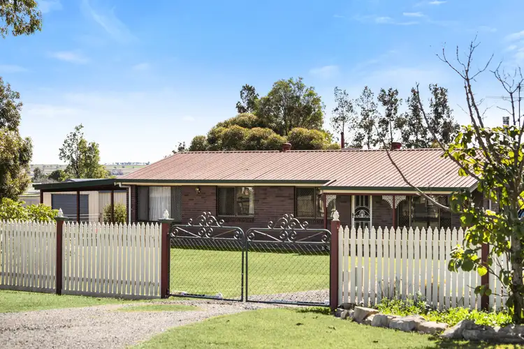 2 Eton Street, Cambooya QLD 4358