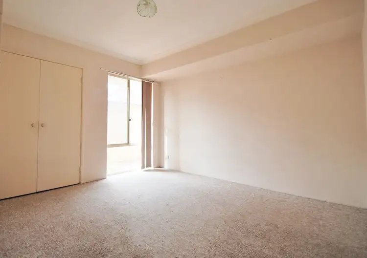 Sixth view of Homely villa listing, 7/190 Cammillo Road, Kelmscott WA 6111