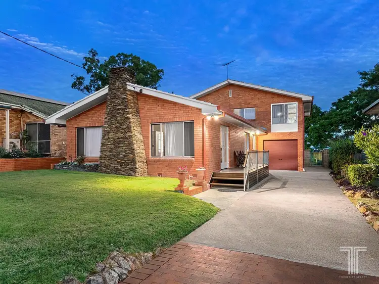 231 Broadwater Road, Mansfield QLD 4122