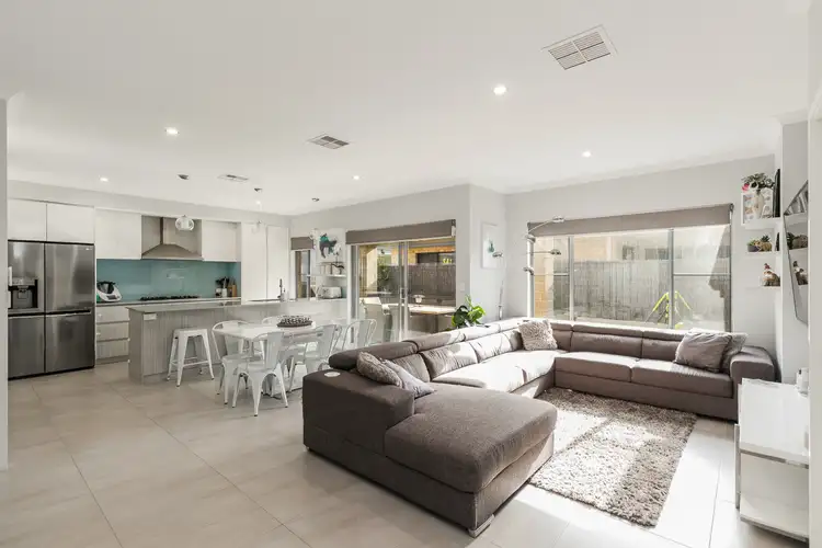 18 Atalaya Loop, Wandi WA 6167