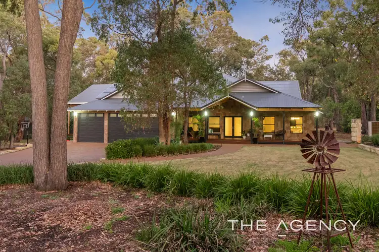 225 Valencia Court, Mundaring WA 6073