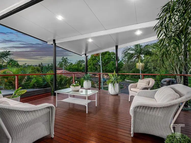 1 Dewdrop Street, Mansfield QLD 4122