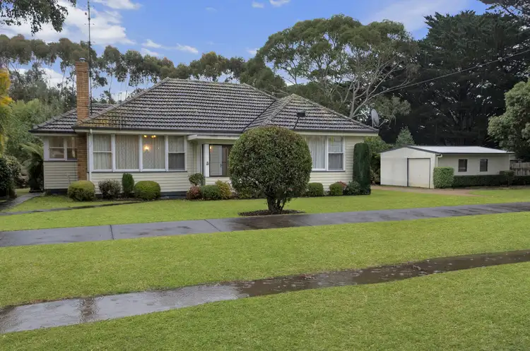 Second view of Homely house listing, 3 Manifold Street, Woolsthorpe VIC 3276