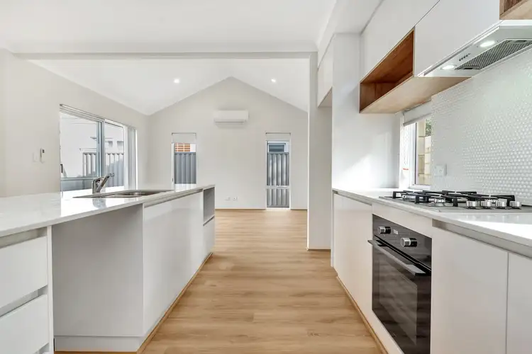 2/22 Bushlark Turn, Erskine WA 6210