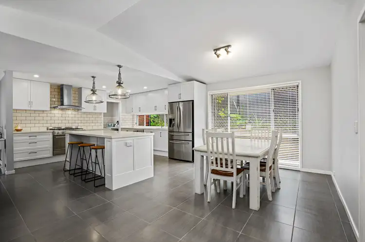 67 Renfrew Drive, Highland Park QLD 4211