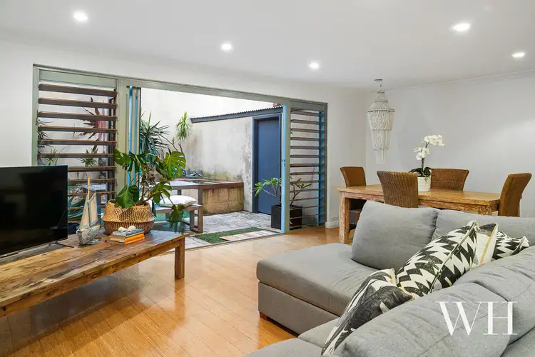 8/98 Stirling Highway, North Fremantle WA 6159