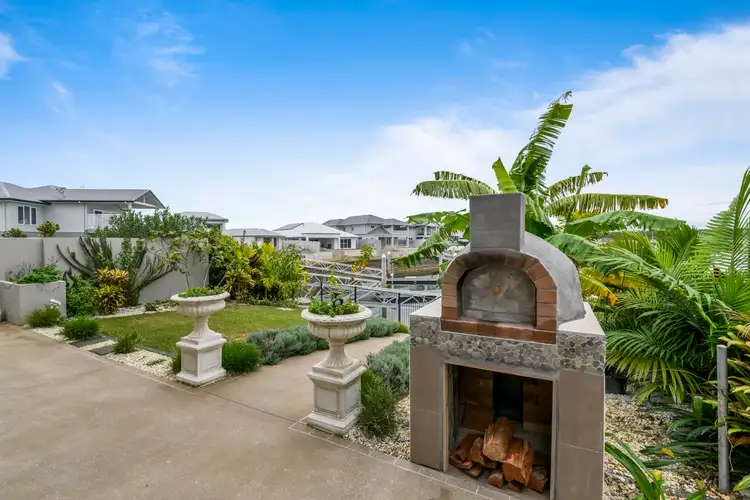 33 Paradise Parade, Jacobs Well QLD 4208