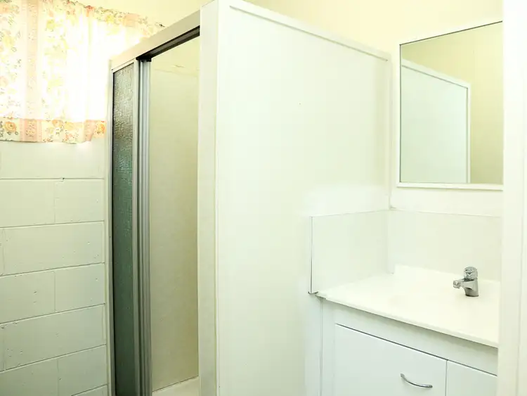 Fifth view of Homely block of units listing, 1-3/38 Nicholson Street, Allenstown QLD 4700