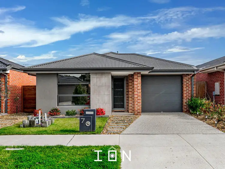 7 Strickland Street, Cranbourne West VIC 3977