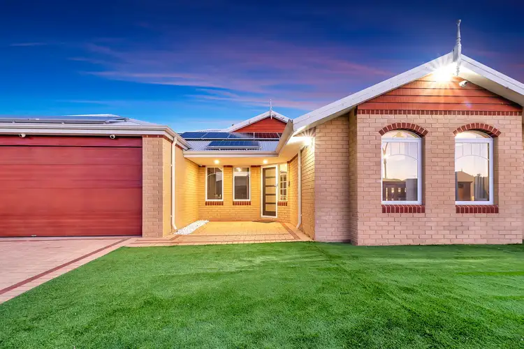 5 Riceflower Boulevard, Halls Head WA 6210
