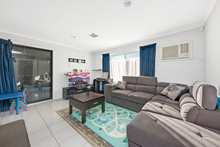 Fifth view of Homely house listing, 10 Flint Crescent, Delahey VIC 3037