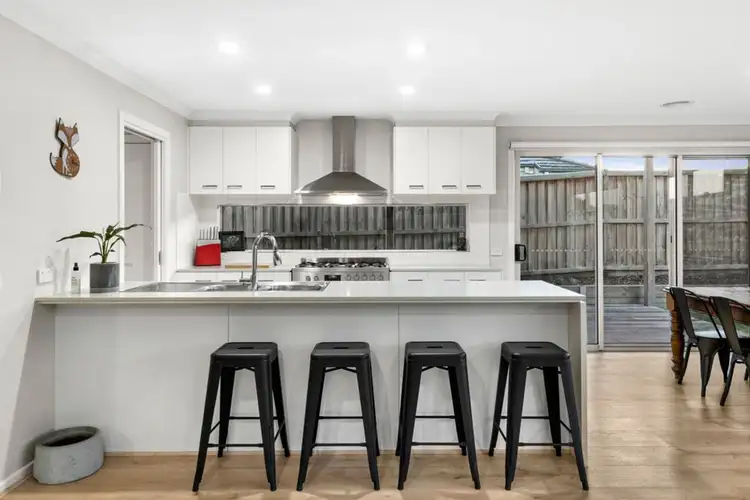 Second view of Homely house listing, 7 Narrandera Circuit, Armstrong Creek VIC 3217