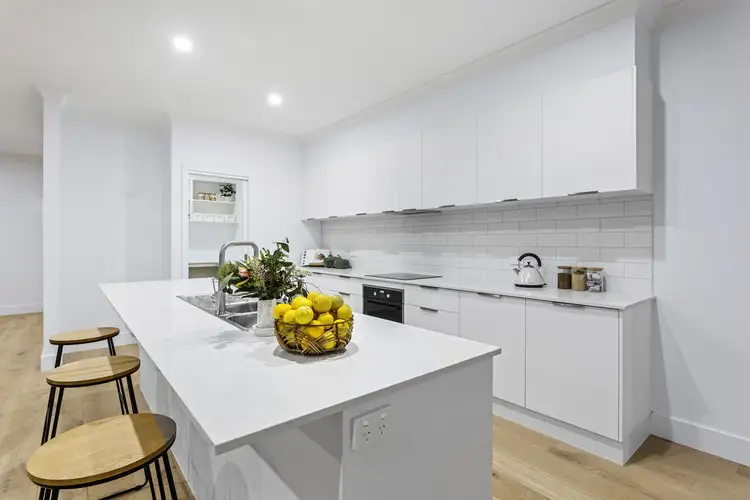 Third view of Homely house listing, 2/7 Catherine Court, Langwarrin VIC 3910