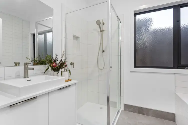 Fifth view of Homely house listing, 2/7 Catherine Court, Langwarrin VIC 3910
