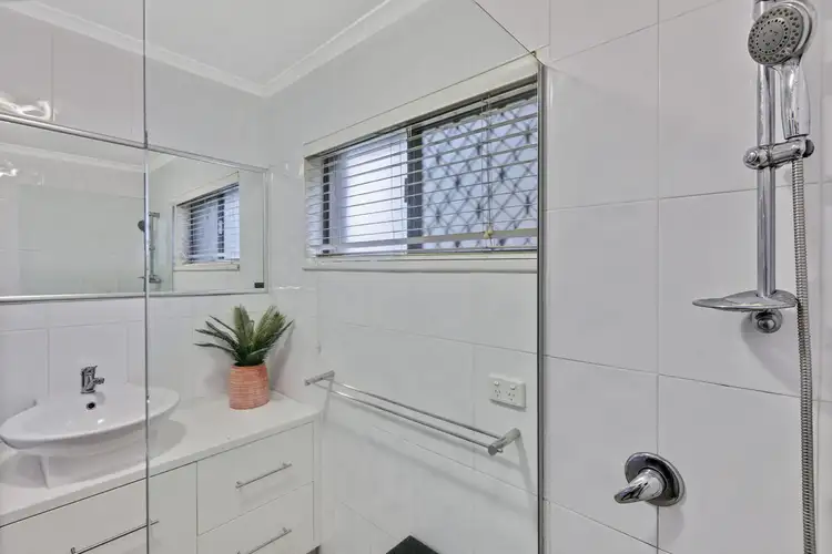 Fifth view of Homely unit listing, 2/8-10 Akeringa Place, Mooloolaba QLD 4557