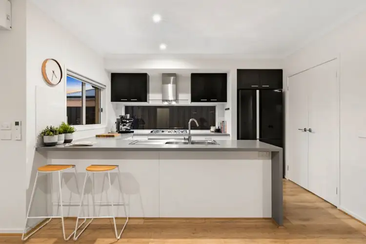 Sixth view of Homely house listing, 10 Noosa Circuit, Armstrong Creek VIC 3217
