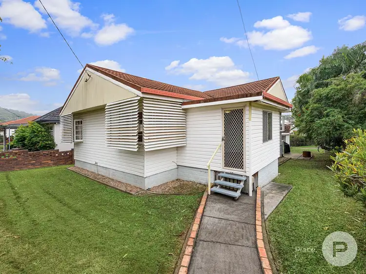 52 Broadwater Road, Mount Gravatt East QLD 4122