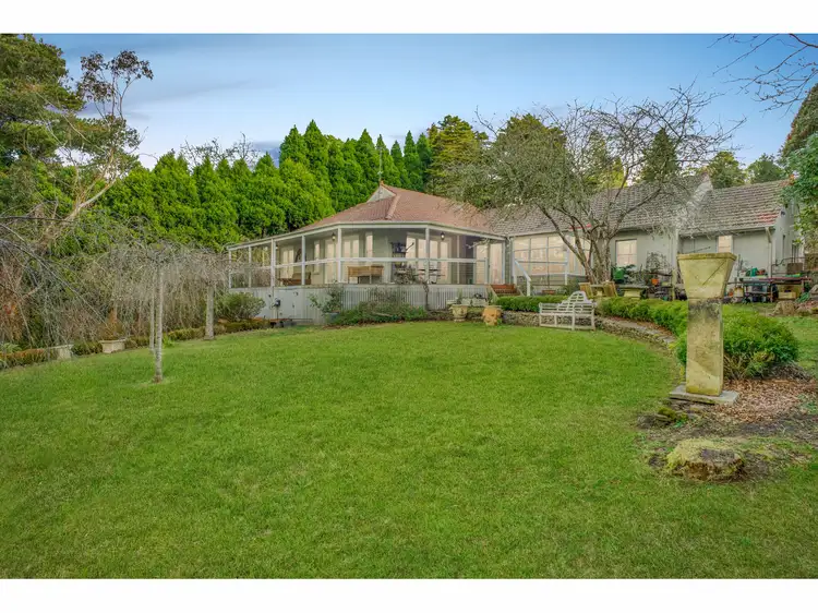 16 St Andrews Road, Leura NSW 2780