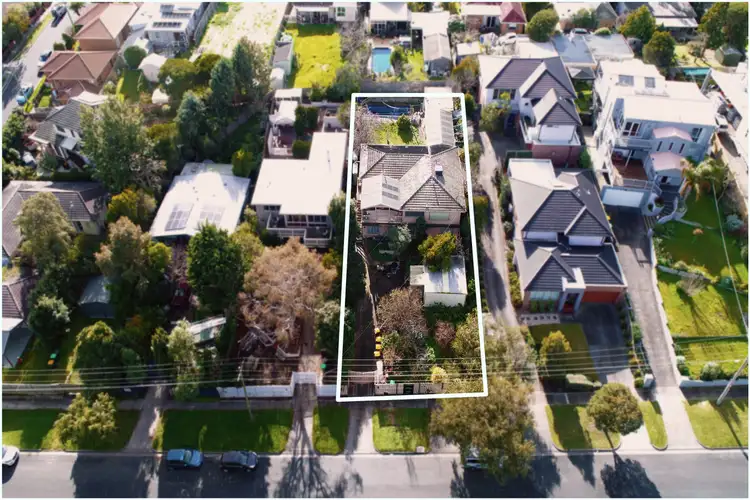 33 Nursery Avenue, Frankston VIC 3199