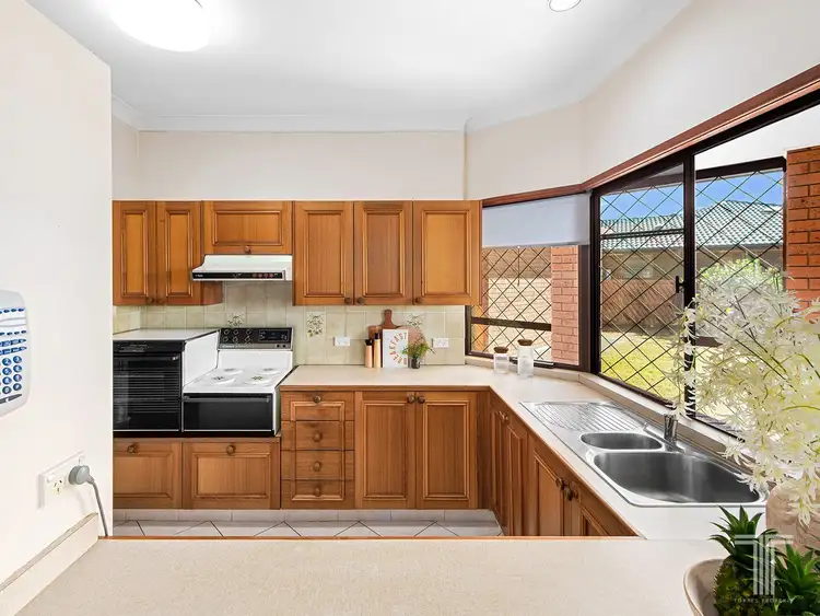Fifth view of Homely house listing, 7 Caister Court, Carindale QLD 4152