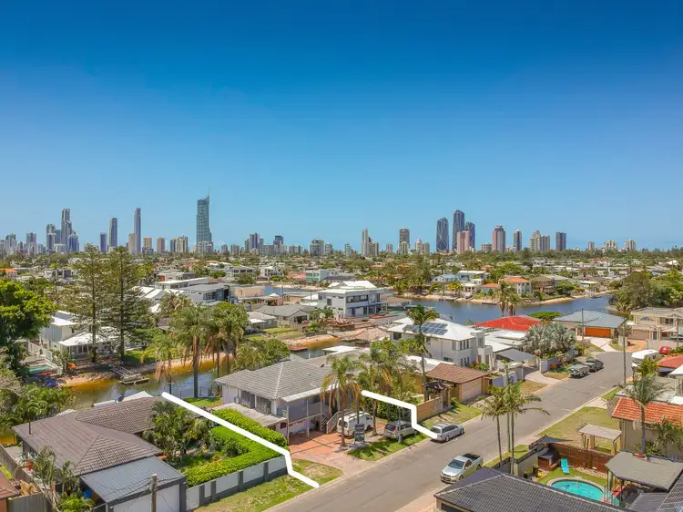 5 Monte Vista Court, Broadbeach Waters QLD 4218