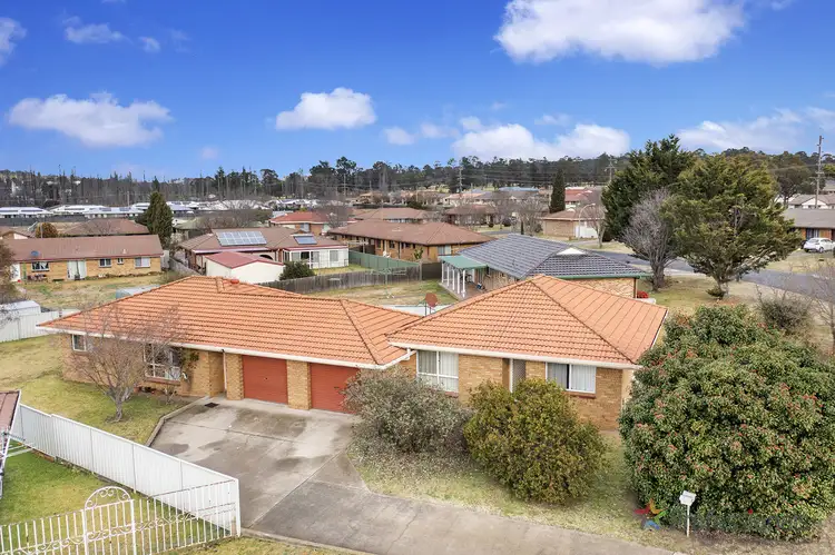 Main view of Homely block of units listing, 1 & 2/5 Evangelene Crescent, Armidale NSW 2350
