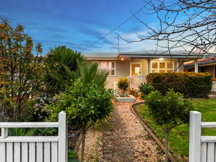 26 Tomkinson Street, Wilsonton QLD 4350