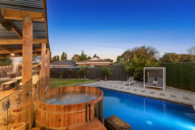 7 Carnoustie Court, Frankston VIC 3199