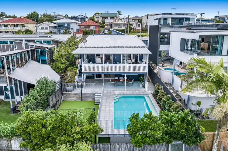 16 Wellington Street, Manly QLD 4179