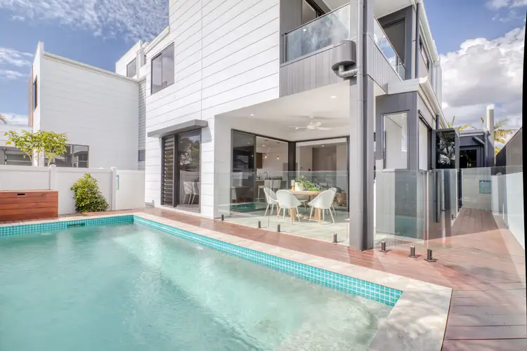 Fourth view of Homely villa listing, 1/25 Merrimac Boulevard, Broadbeach Waters QLD 4218