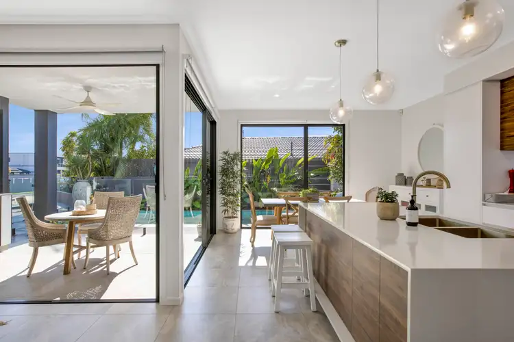 Sixth view of Homely villa listing, 1/25 Merrimac Boulevard, Broadbeach Waters QLD 4218