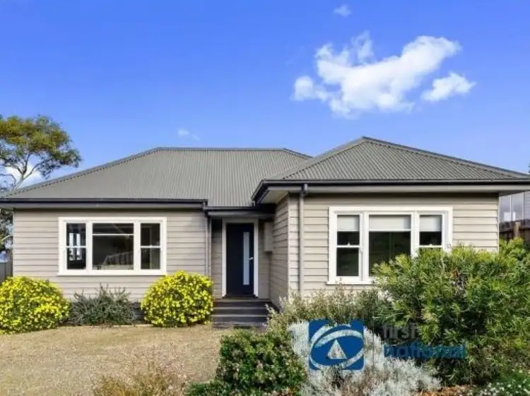 3 Woodlands Avenue, Apollo Bay VIC 3233