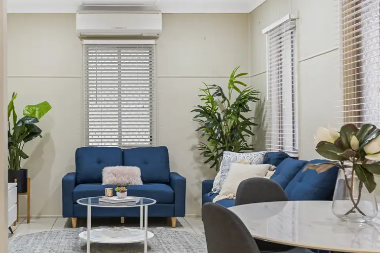78 MacKenzie Street, Mount Lofty QLD 4350