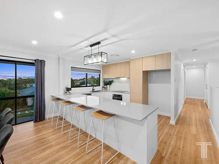Sixth view of Homely house listing, 2 Lewana Street, Mansfield QLD 4122