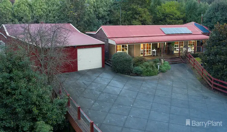 9 Bailey Road, Cockatoo VIC 3781