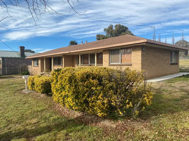 Main view of Homely block of units listing, 1 & 2/202 Mann Street, Armidale NSW 2350