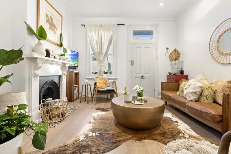 20 Railway Street, Cooks Hill NSW 2300