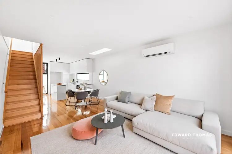 8 Clare Lane, Kensington VIC 3031
