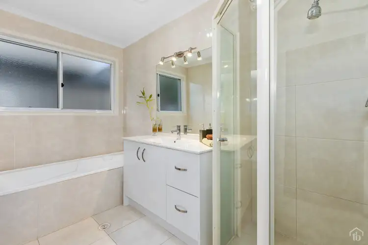 2/31 Bimbadeen Avenue, Banora Point NSW 2486