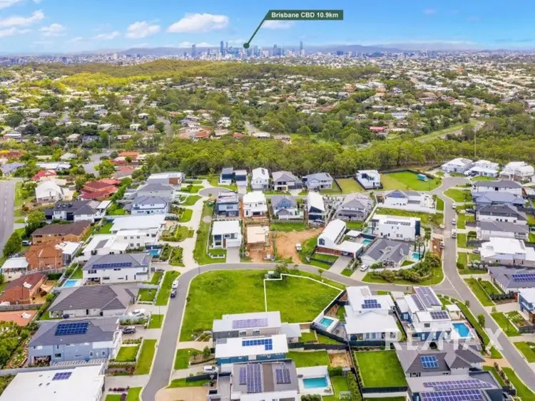 8 McKie Crescent, Cannon Hill QLD 4170