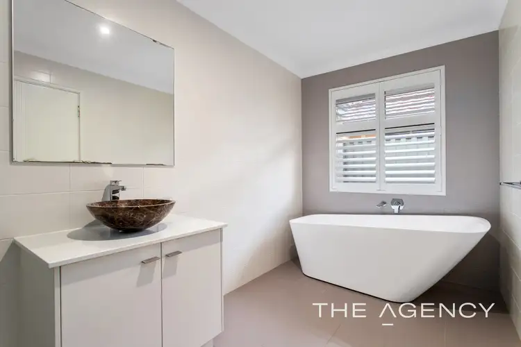 8 Malia Ramble, Alkimos WA 6038