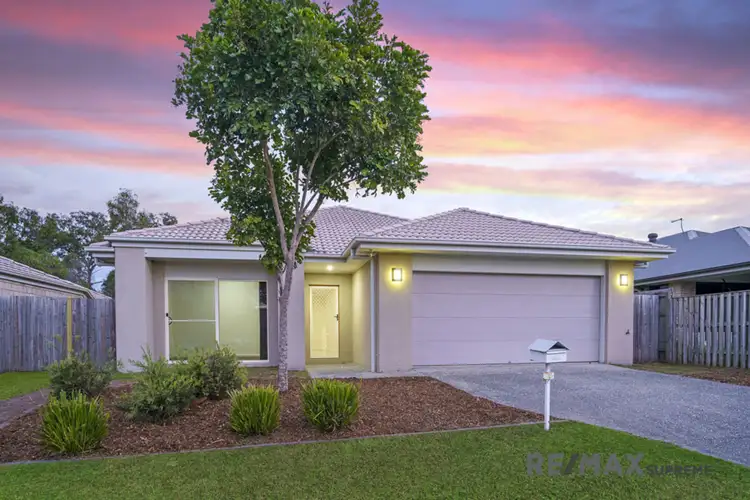 30 Hollyoak Crescent, Pimpama QLD 4209