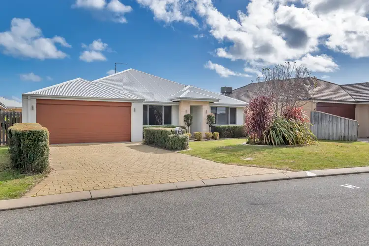 34 Santalum Circus, Halls Head WA 6210