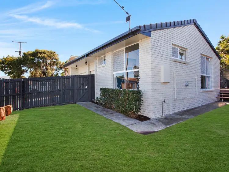 Main view of Homely semi-detached listing, 1/23 Albion Avenue, Miami QLD 4220