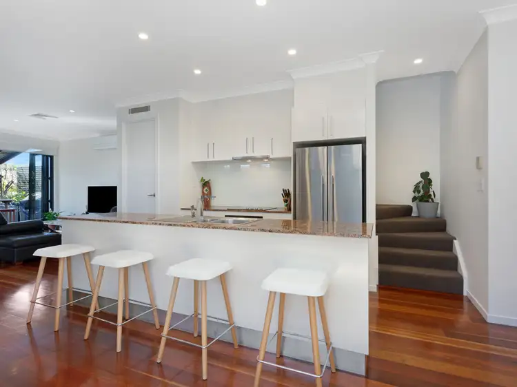 1/44 Dawn Parade, Miami QLD 4220