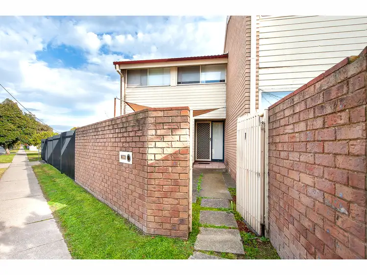Main view of Homely unit listing, 1/429 Griffith Road, Lavington NSW 2641