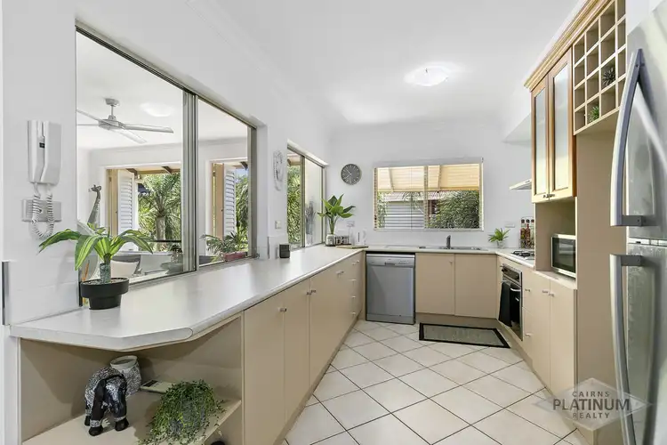 916/2-10 Greenslopes Street, Cairns North QLD 4870