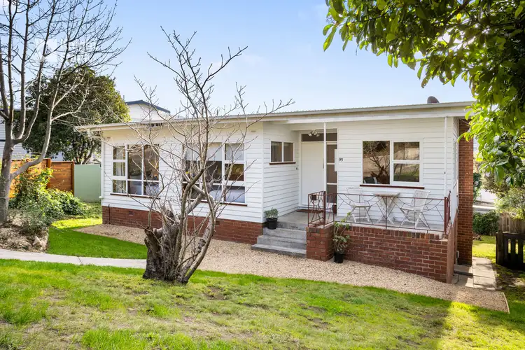 95 East Derwent Highway, Lindisfarne TAS 7015